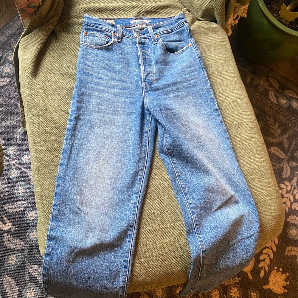 Levi's Women's Straight Leg Blue Jeans